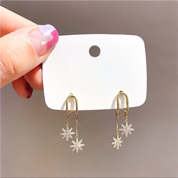 Any 2/$20! Gold U-Shaped Cradle Earrings w/Dangling Starbursts - Picture 5 of 8